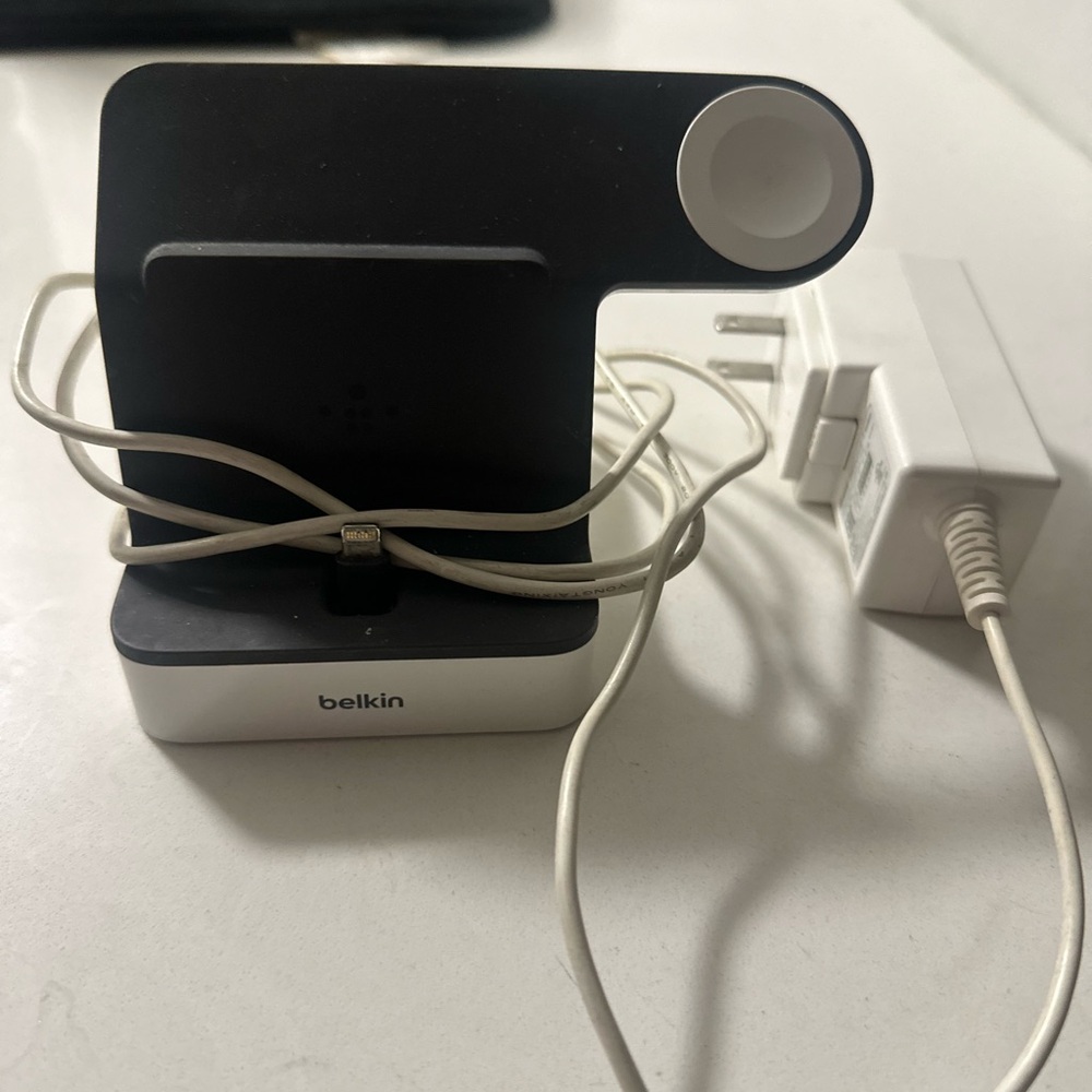 Belkin Dual-Tone Charging Station